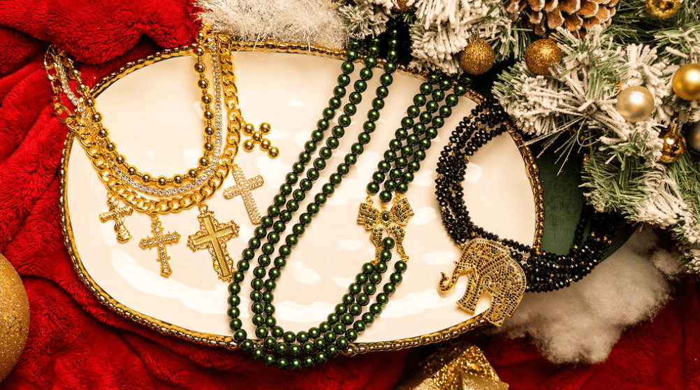 Season’s Blessings From The Jones Family - Sassy Jones