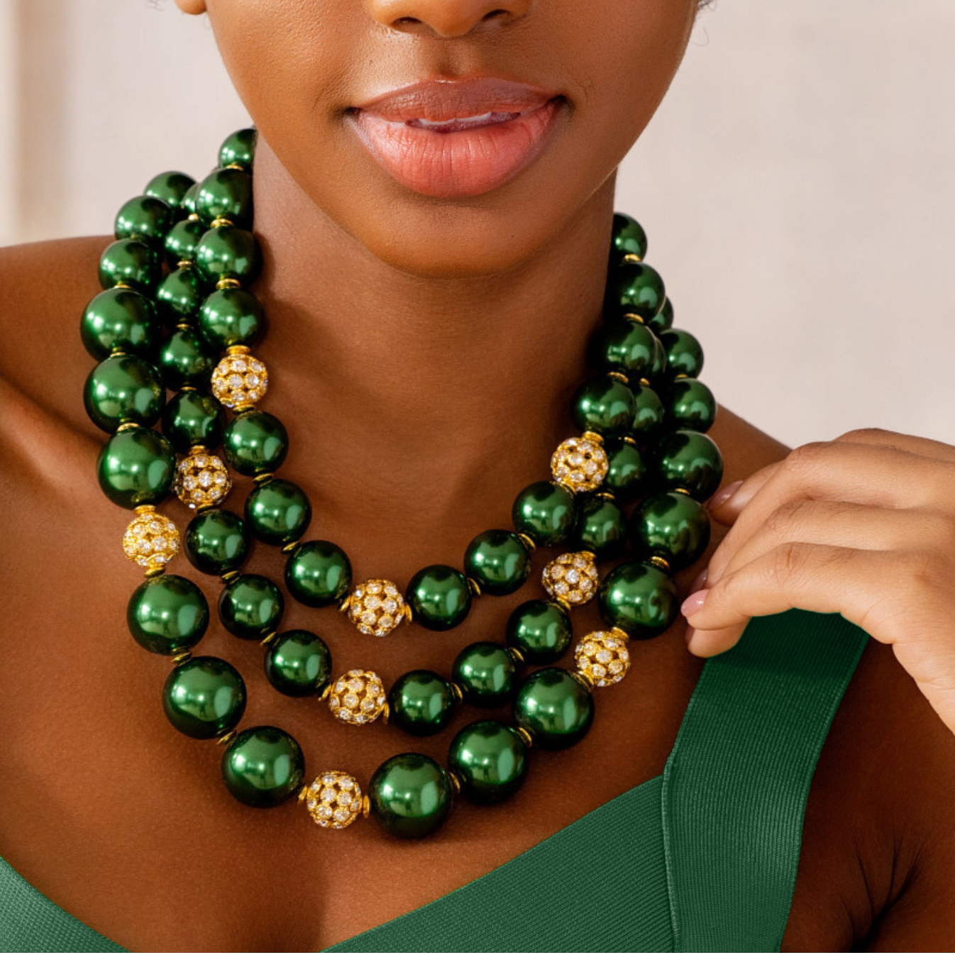 emerald green chunky pearl necklace, luxury green statement necklace, gold crystal spacer pearl necklace, holiday statement jewelry, bold fashion pearl necklace