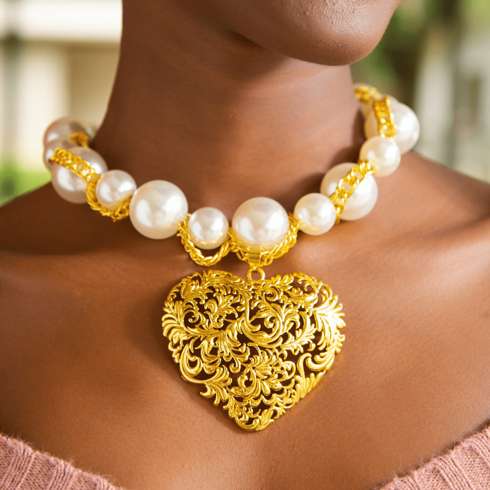 Amora Chunky Pearl Heart Chain – Ivory/Gold necklace with oversized pearls and gold heart pendant.