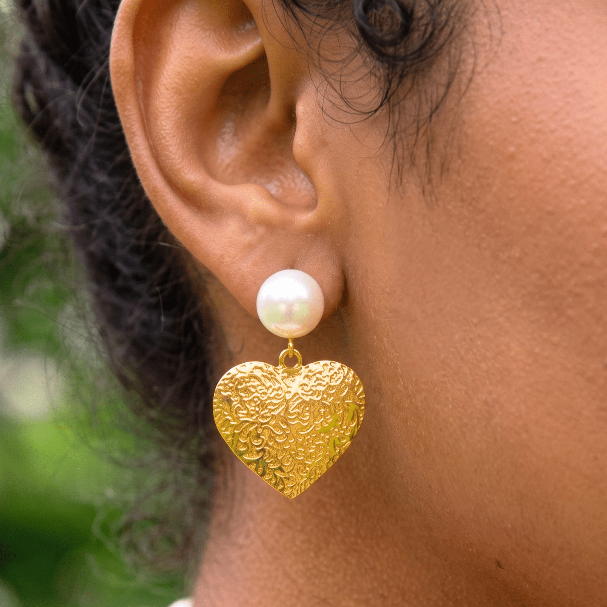 Amora Pearl Heart Dangles - Ivory/Gold,Earrings, Sassy Jones,
