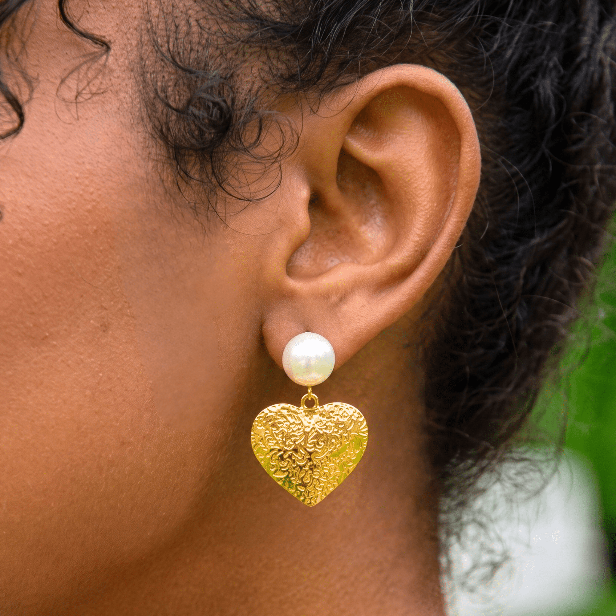 Amora Pearl Heart Dangles - Ivory/Gold,Earrings, Sassy Jones,