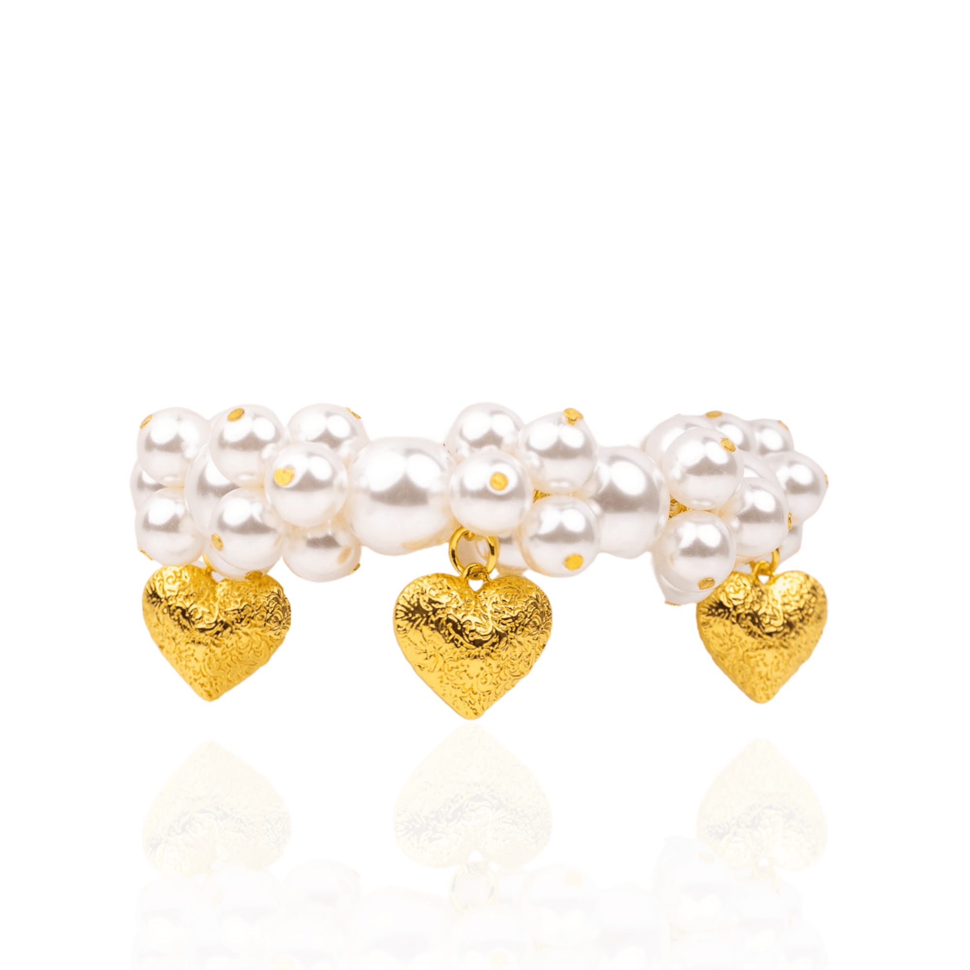 Amora Pearl Heart Stretch Bracelet – Ivory/Gold with glossy pearls and gold heart charms.