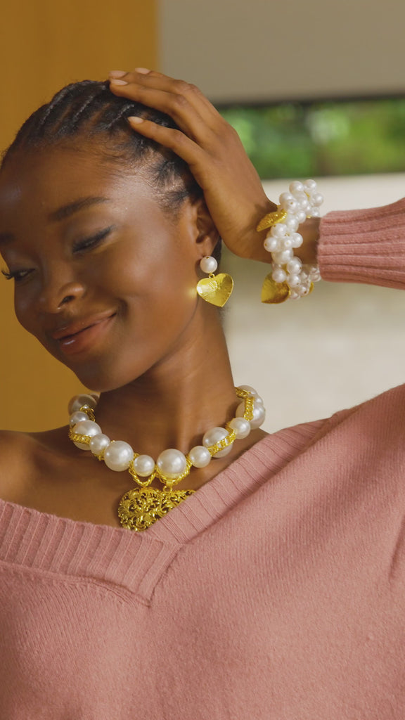 Amora Chunky Pearl Heart Stretch Bracelet, pearl and gold stretch bracelet, oversized pearl bracelet, chunky pearl heart jewelry, gold heart charm bracelet, romantic pearl bracelet, bold pearl statement bracelet, stretch pearl bangle, luxury pearl and gold bracelet, Sassy Jones pearl bracelet