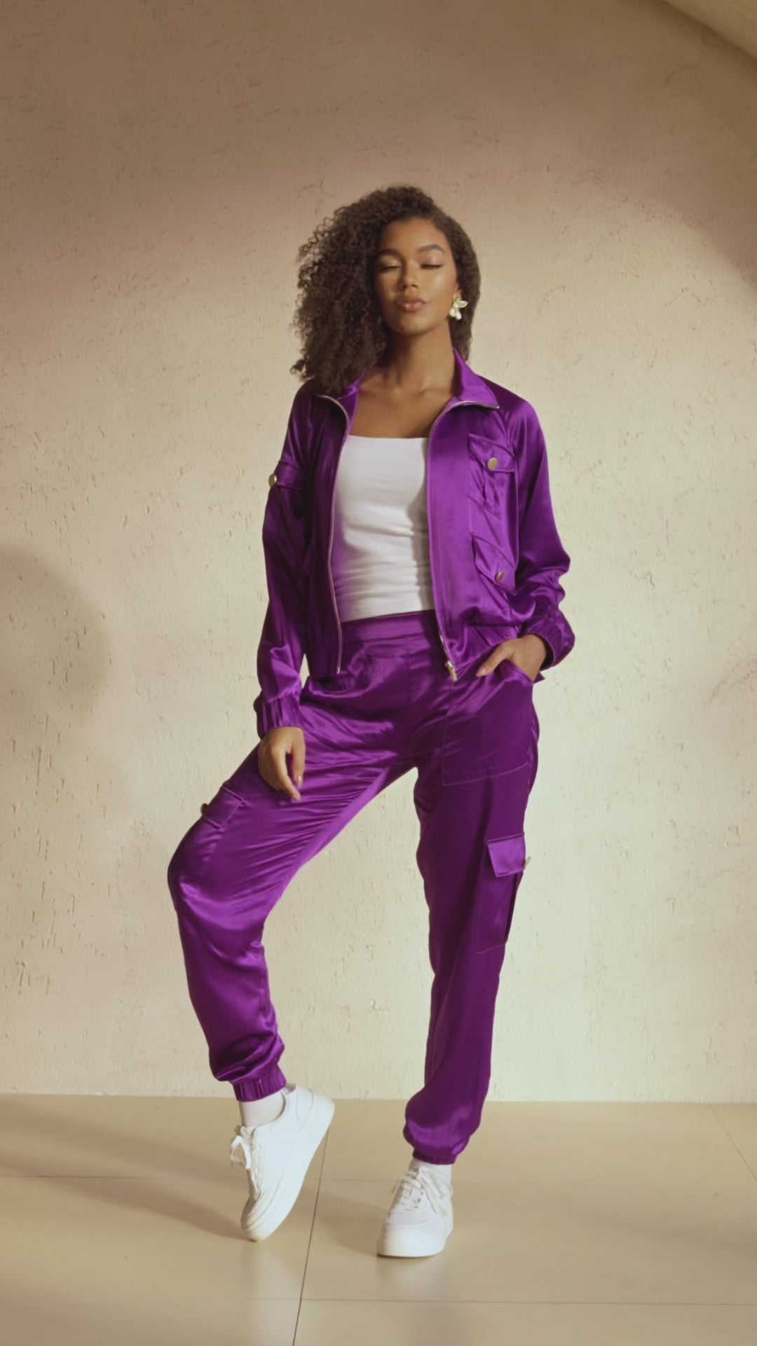 silk jogger pants, satin joggers women, luxury jogger pants, elevated athleisure pants, women’s lounge pants, travel jogger pants, satin lounge pants, boutique jogger pants, contemporary women’s fashion, designer-inspired joggers