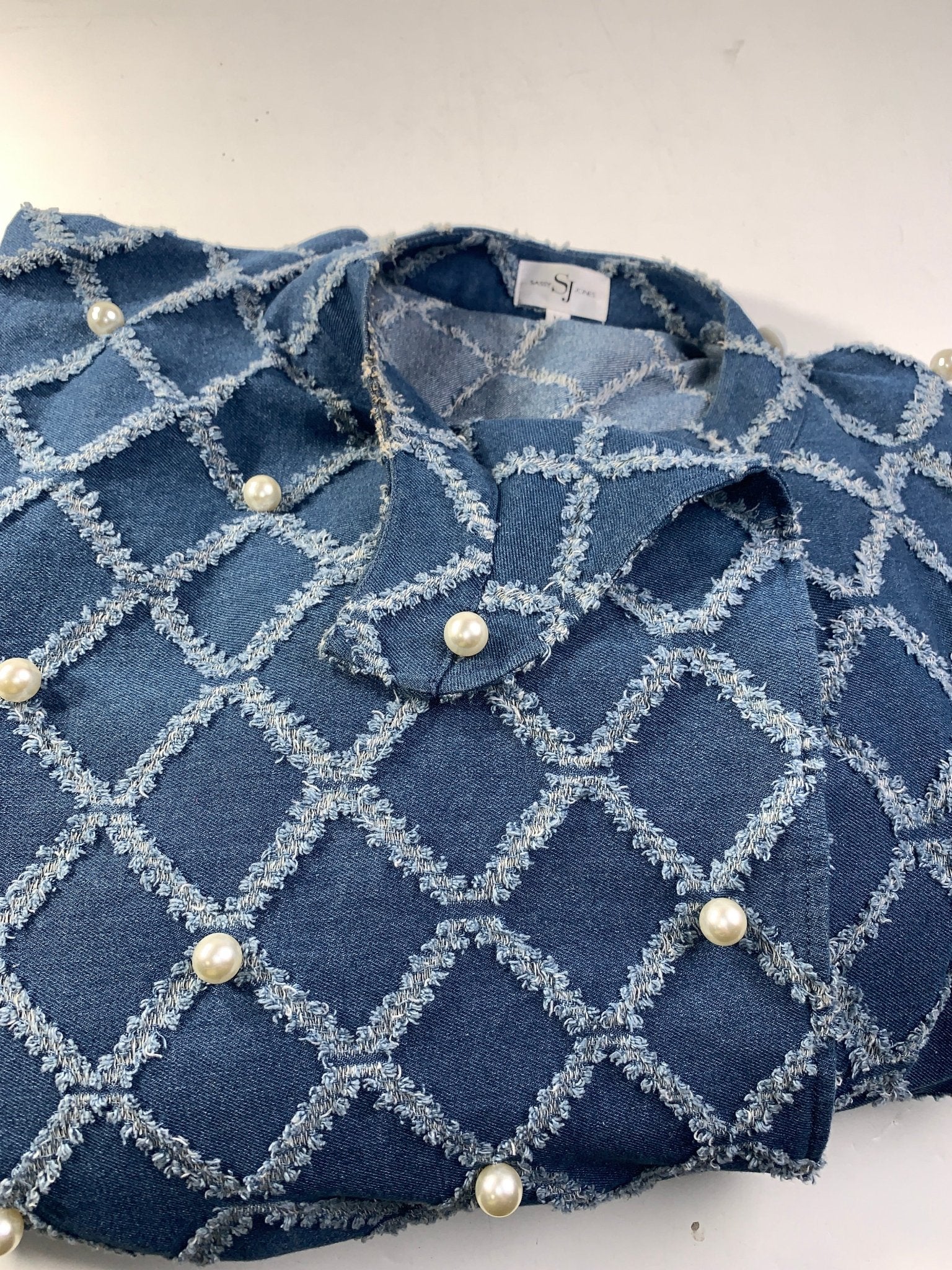 Spring Into May Sample Sale: 22 (OS),, Sassy Jones,